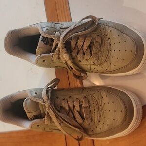 Nike Women Sneakers - Olive